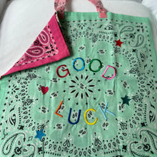 Carica l'immagine nel visualizzatore di Gallery, Borsa Bandana Ricamata - Bandana Bag