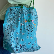 Carica l'immagine nel visualizzatore di Gallery, Borsa Bandana Ricamata - Bandana Bag