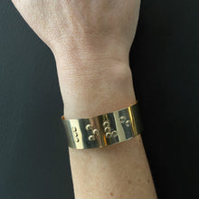 Carica l'immagine nel visualizzatore di Gallery, Braccialetto con scritta in braille - Braille bracelet