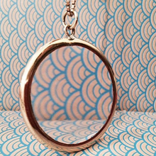 Carica l'immagine nel visualizzatore di Gallery, Collana lente di ingrandimento realizzata nel 2009 di Viola Pisenti